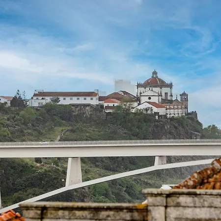 Saldanha Boho Duplex شقة بورتو